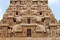 Gros plan du gopuram (porte) du temple de Brihadesvara.
