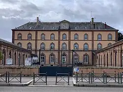 L'école élémentaire Maurice-de-Vlaminck.