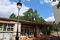 École Rouge au no&nbsp;30.