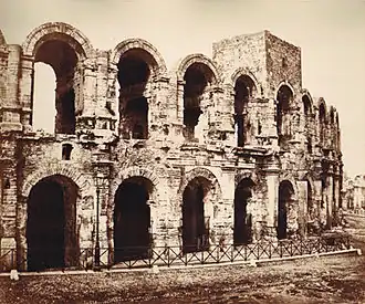 Les arènes d'Arles en 1851, par Baldus.