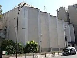 Extérieur.