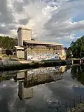 L'église couverte par des échafaudages, en septembre 2021.