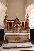 Le maitre-autel.