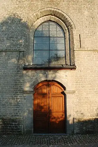 Le portail ouest et la baie ogivale.