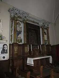 ... et un autel secondaire.