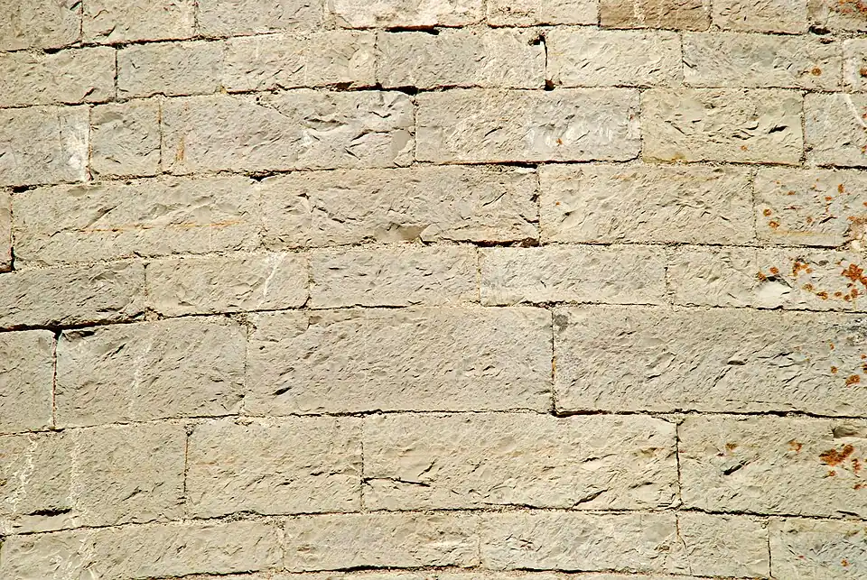 Chevet de l'église Saint-Baudile de Tornac (Gard).