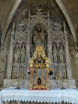 Petit autel classique.