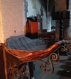 Le bénitier fait dans une carapace de tortue.