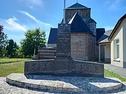 Le monument aux morts.