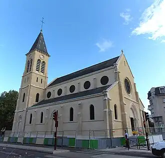 L'église Saint-Pierre(travaux   aujourd'hui fini).