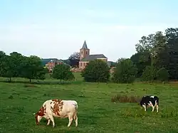 église d'Anvaing vue depuis la rue outre.