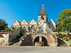 L'église et la fontaine fleurie,