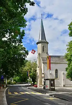 L'église décorée pour la fête nationale.