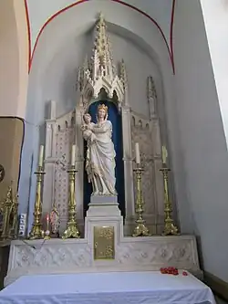 Statue de la Vierge à l'Enfant.