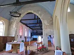 Chœur et nef vue vers l'entrée.