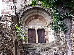 Porche de l’église Notre-Dame.