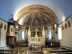 La nef et le chœur.