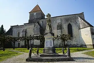Face sud et monument aux morts.