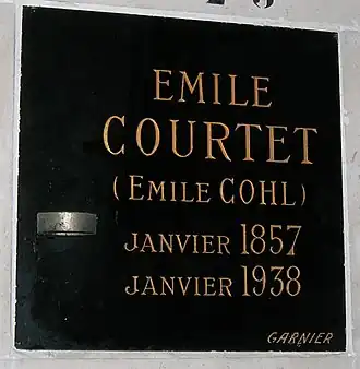 Plaque funéraire au columbarium du Père-Lachaise (division 87, plaque n° 24 023), à Paris.