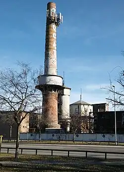 Cheminée avec château d'eau à Budapest.