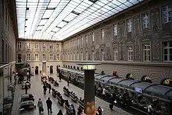 intérieur du bureau de la poste principale de Prague