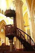Chaire de la basilique.