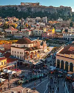 Mosquée Tzistarakis, mosquée Fethiye (arrière gauche) et acropole.