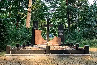tombe de 80 civils, classé,
