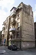 maison où vivait Valentyna Radzymovska rue Oles Hontchar classée n° 80-391-0271 ;
