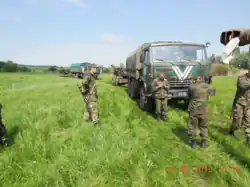 En mai 2015 camion KamAZ et canon de calibre 152&nbsp;mm 2A65.