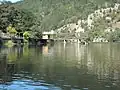 Ponton aménagé près du restaurant Le Cygne