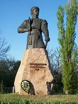 Son buste à Medvedivka classé n° 71-254-0105.