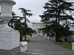 Square des Internationlistes classé,