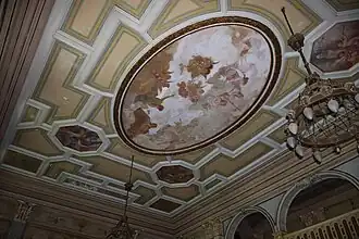 du plafond.