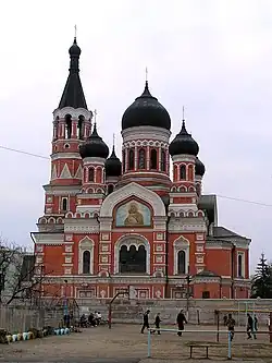 L'église des Trois Saints, classée.
