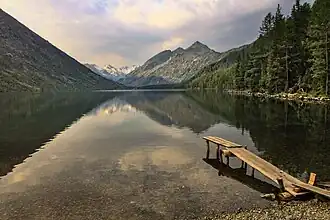 Jetée sur le lac.