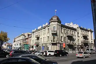 Le n°25 au croisement avec l'avenue de l'Océan.