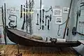 Barque et équipement de pêche de Pomors du XIXe&nbsp;siècle au musée régional de Mourmansk