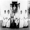 Alexander Goldstein avec un groupe de Bene Israel dans le cadre du Keren Hayessod, Bombay (1928)