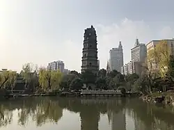 Tour de la pagode Xingguo