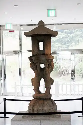 Lanterne de pierre aux deux lions de la forteresse Jungheungsanseong