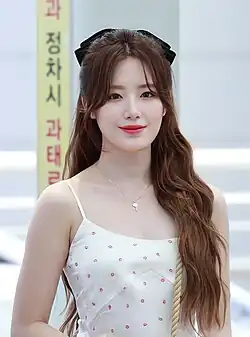 Description de l'image (G)I-DLE's Shuhua on June 2023 01.jpg.