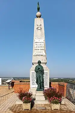 Monument aux morts« Monument aux morts de 1914-1918 à Giroussens », sur À nos grands hommes