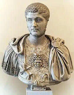 Buste aux favoris- IIIe&nbsp;siècle après J.-C.