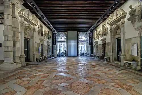 Portego, vue depuis l'entrée de la cour intérieure vers le grand canal