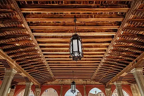 Le plafond en chêne