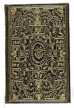 Reliure à la fanfare du XVIe&nbsp;siècle avec fers « Alde », rinceaux et cartouche central.