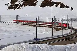 Train en gare de l'Oberalppass.