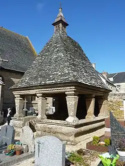 L'Oratoire du Sacre (servit aussi de chapelle funéraire).
