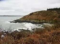 Les falaises entre Toull Kurun et Porz Mellec.